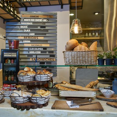 Hotel 100 Luxury Suites By Preferred بوغوتا المظهر الخارجي الصورة A typical display at a Spanish bakery