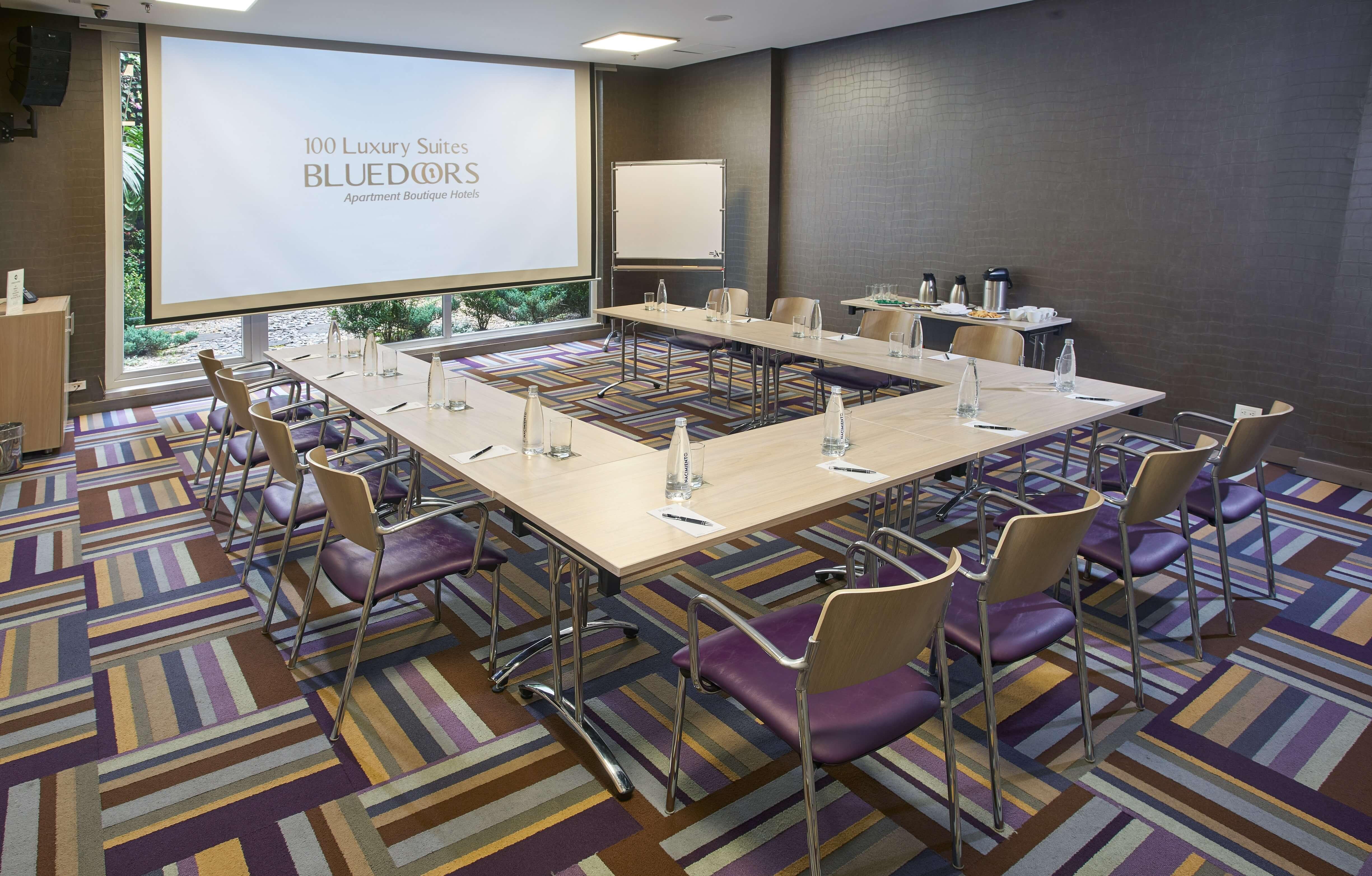 Hotel 100 Luxury Suites By Preferred بوغوتا المظهر الخارجي الصورة Meeting room