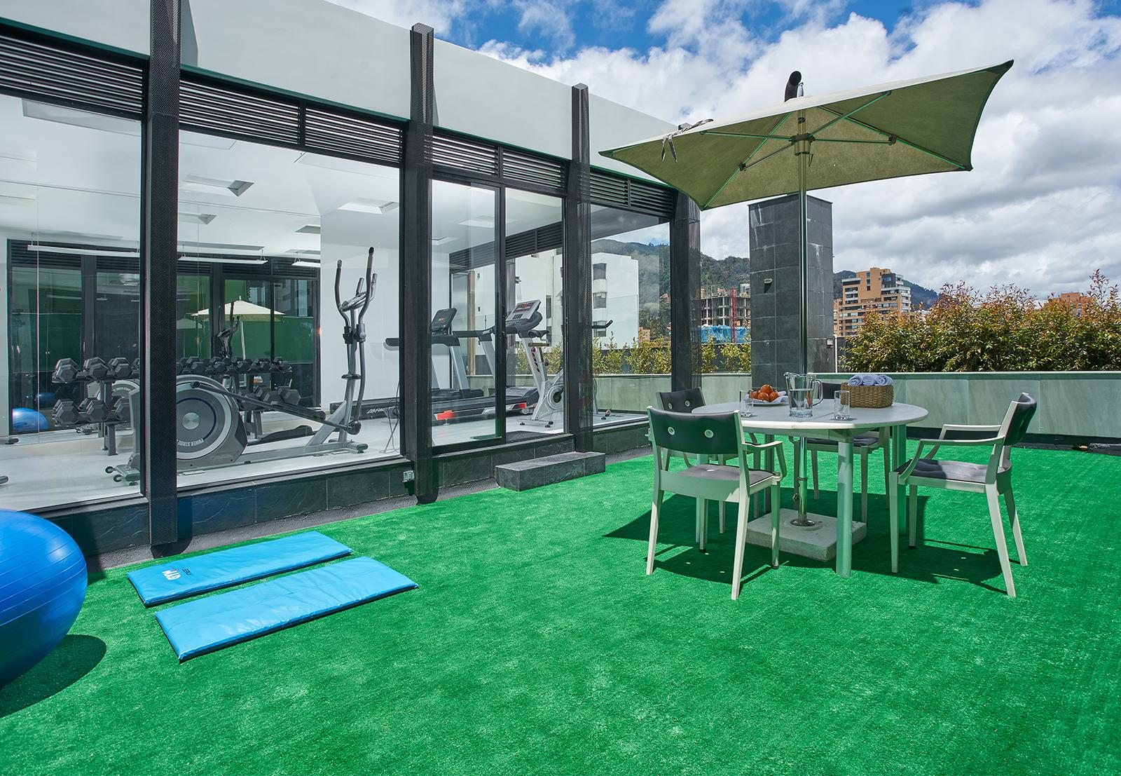 Hotel 100 Luxury Suites By Preferred بوغوتا المظهر الخارجي الصورة Rooftop gym