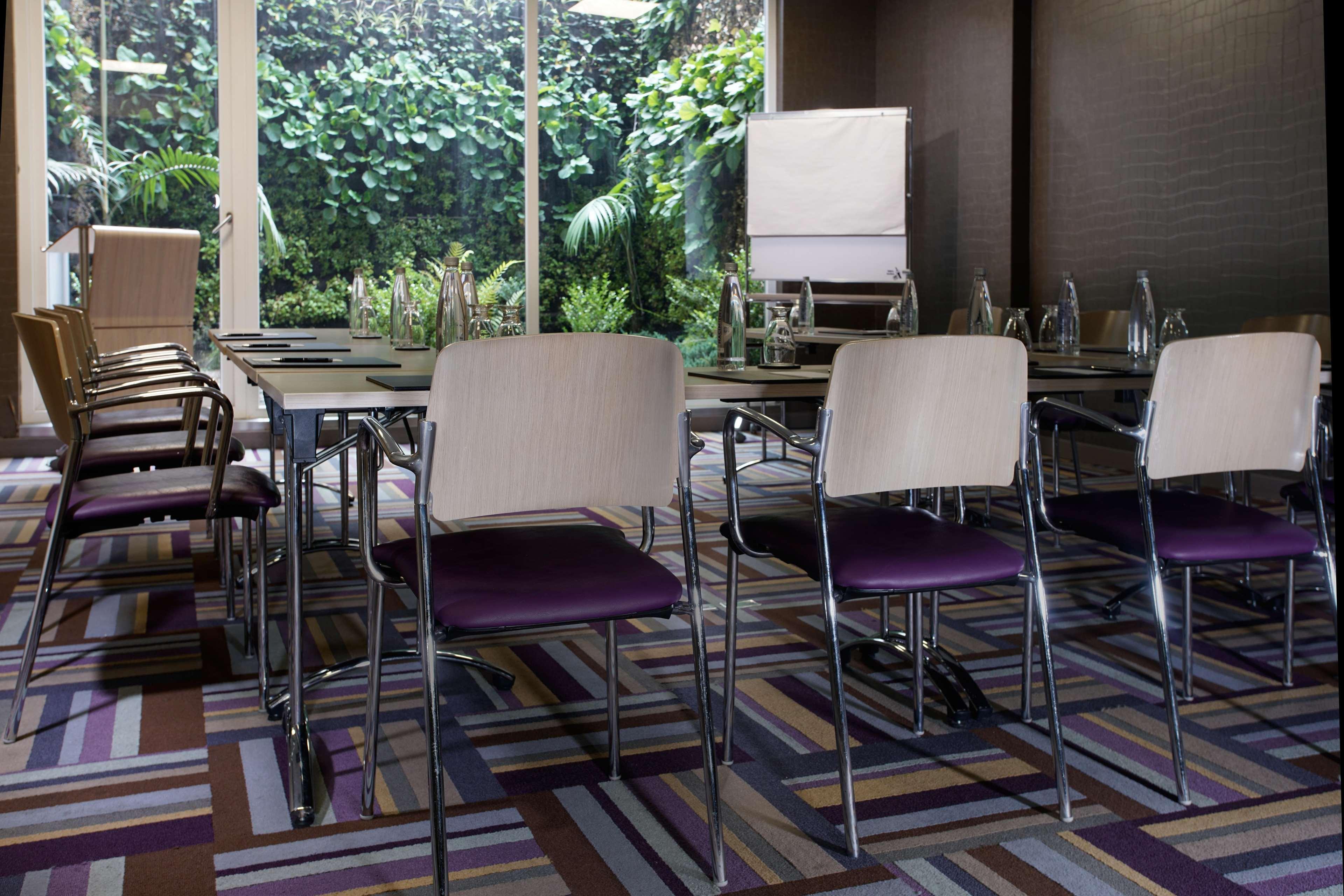 Hotel 100 Luxury Suites By Preferred بوغوتا المظهر الخارجي الصورة Meeting room