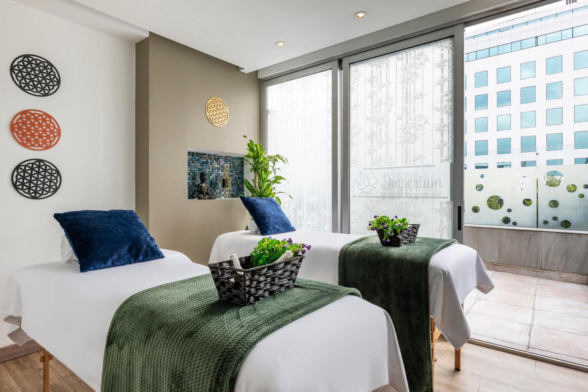 Hotel 100 Luxury Suites By Preferred بوغوتا المظهر الخارجي الصورة The Spa at The Ivy Collection