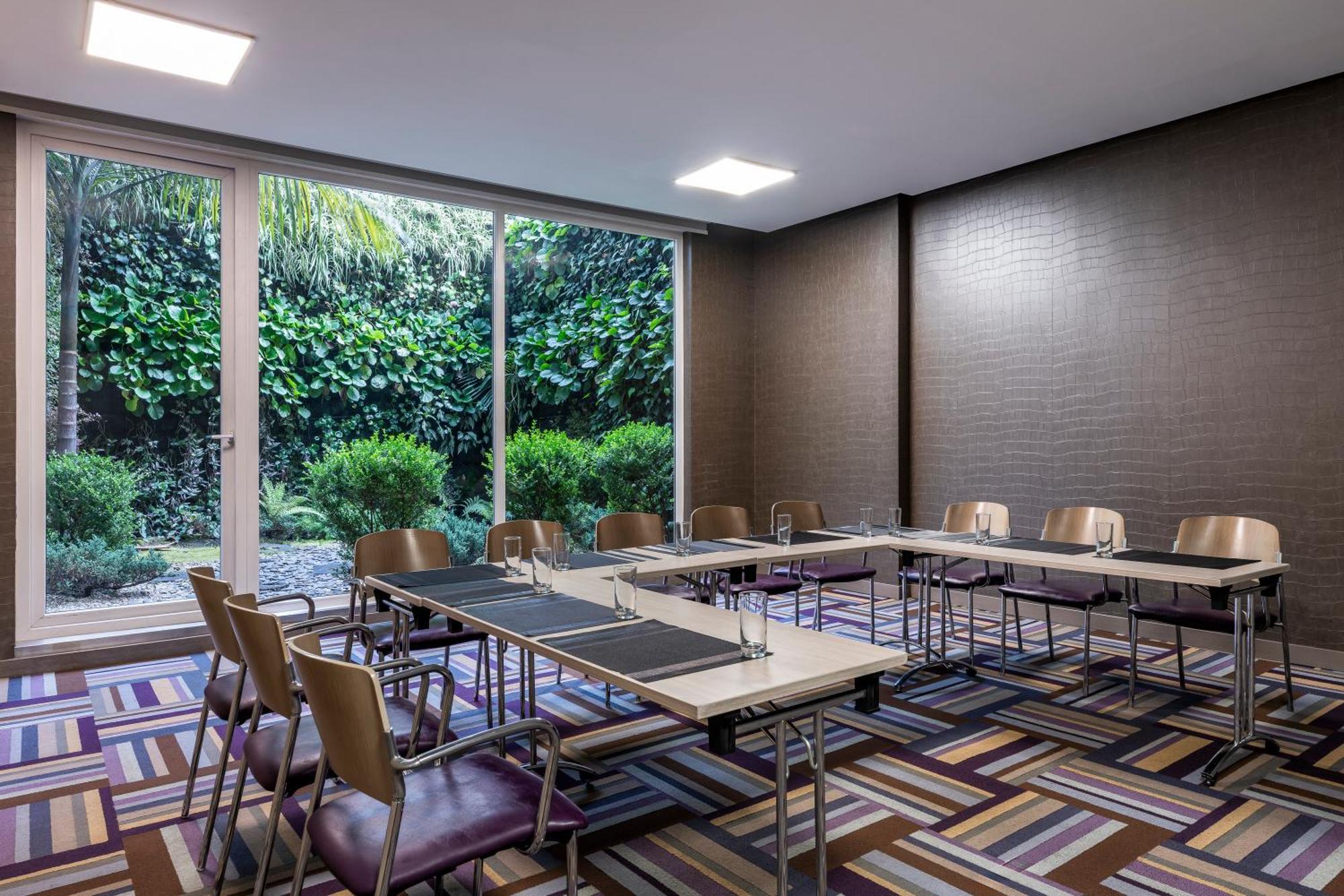 Hotel 100 Luxury Suites By Preferred بوغوتا المظهر الخارجي الصورة Meeting room
