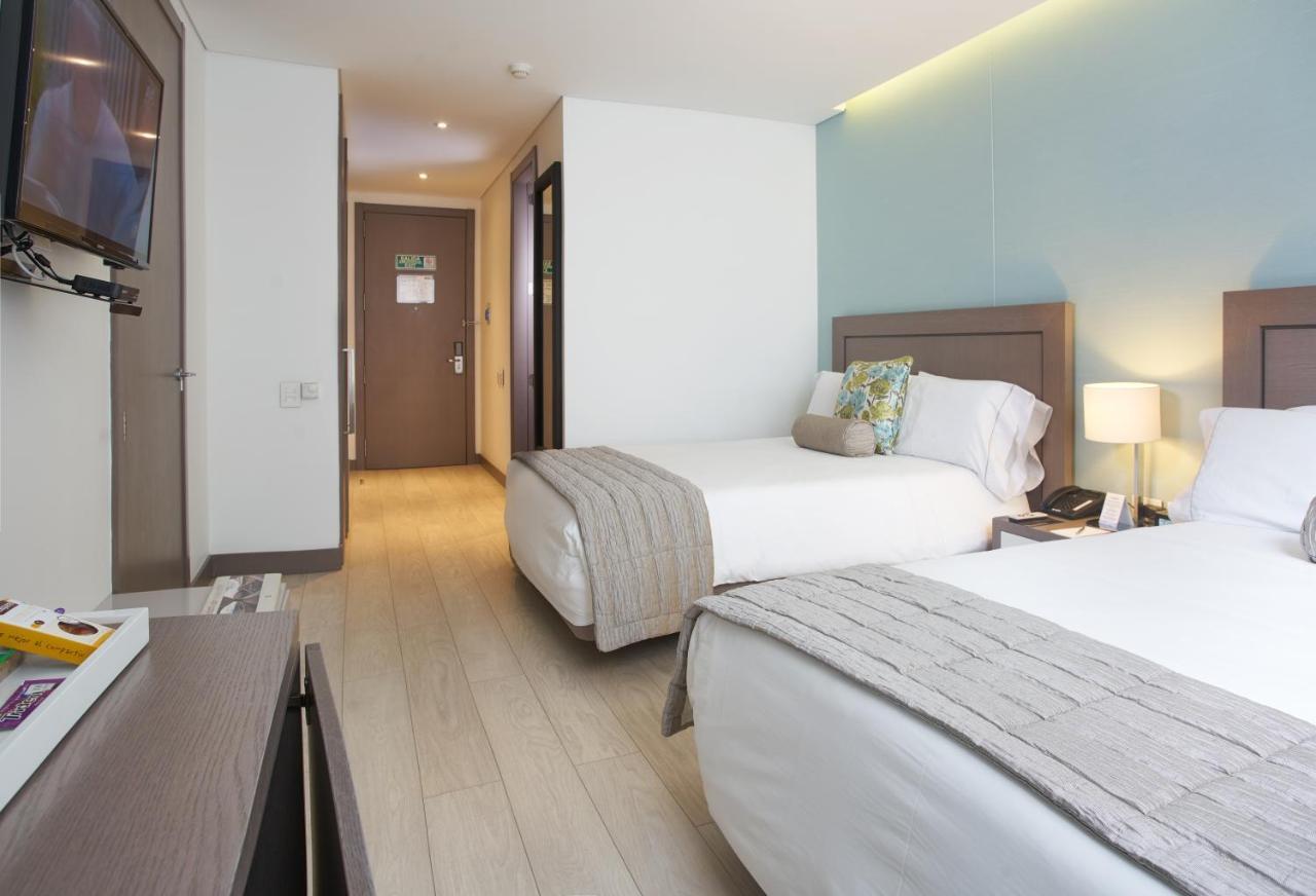 Hotel 100 Luxury Suites By Preferred بوغوتا المظهر الخارجي الصورة A room at the hotel
